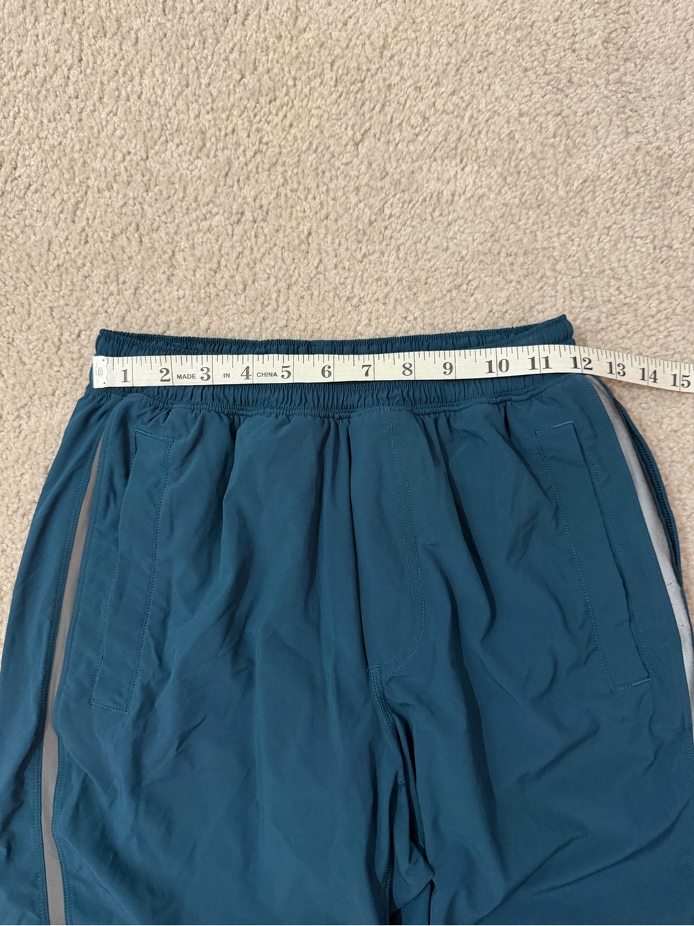 Lululemon Mens Shorts Size Small - Picture 3 of 6